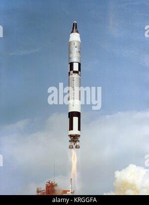 Der Gemini 8 Sonde wurde vom Kennedy Space Center in 11 Start: 41:00, 16. März 1966. NASA Bezeichner: S 66-18616 Gemini 8 Raumschiff vom Kennedy Space Center gestartet Stockfoto