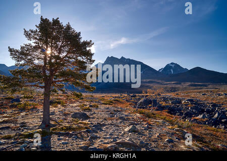Der Weg zum Blauen See, Blavatnet, Lyngen Alpen, Troms, Norwegen Stockfoto