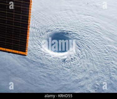 Maysak von der ISS aus gesehen Stockfoto