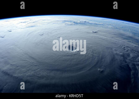 2 Maysak von der ISS aus gesehen Stockfoto