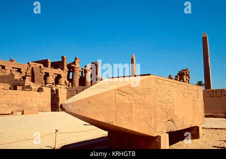 Gefallenen Obelisken der Hatschepsut, Tempel von Karnak, Ägypten Stockfoto