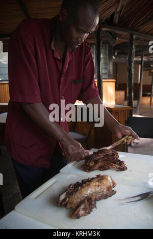 Nyama Choma, traditionelles Straßenessen oder kenianischer Grill, Nairobi, Kenia, Ostafrika Stockfoto