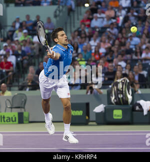 KEY BISCAYNE, FL - April 03: Novak Djokovic nimmt an Tag 12 der Miami Öffnen bei Crandon Park Tennis Center am 3. April in Key Biscayne, Florida 2015. Personen: Novak Djokovic Stockfoto