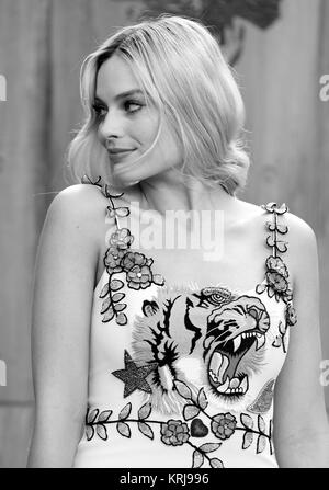 LONDON - 03.August 2016: (Bild digital geändert werden monochrom) Margot Robbie besucht die Suicide Squad Film Premiere am 03.August in London 2016 Stockfoto