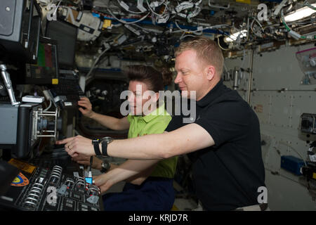 STS-133 ISS-26 Cady Coleman und Eric Boe Stockfoto