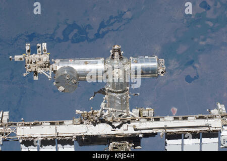 STS-134 Internationale Raumstation nach dem Abdocken 7 Stockfoto