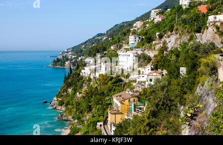 Typische alte Stadt an der Amalfi - Küste in Italien Stockfoto