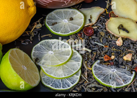 Rezept für einen Kaffee trinken mit Limetten und Ingwer Stockfoto