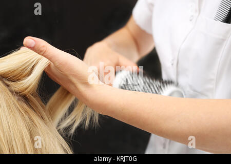 Modellieren von Haaren für einen Pinsel Stockfoto