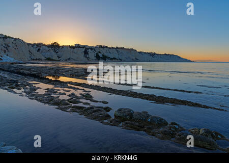 Die Scala dei Turchi in Sizilien, Italien, kurz vor Sonnenaufgang Stockfoto