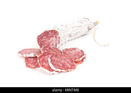 Scheiben Salami isoliert auf einem weißen Stockfoto