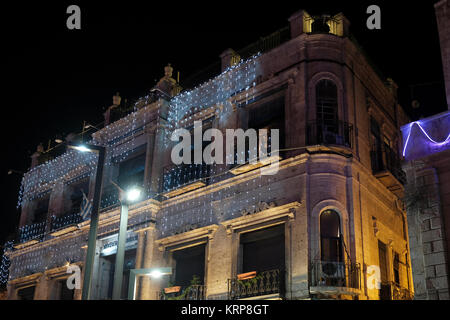 Blick auf das New Imperial Hotel, das 1889 im Stil des europäischen Neoklassizismus erbaut wurde und der griechisch-orthodoxen Kirche gehört. Es befindet sich am Omar Ibn Al-Khattab-Platz nahe dem Jaffa-Tor am Eingang zur Altstadt Ost-Jerusalem-Israel Stockfoto