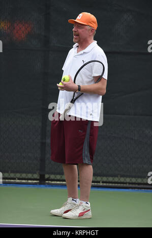 KEY BISCAYNE, FL - MÄRZ 27: Boris Becker ist im Miami Öffnen bei Crandon Park Tennis Center gesichtet am 27. März in Key Biscayne, Florida 2015. Personen: Boris Becker Stockfoto