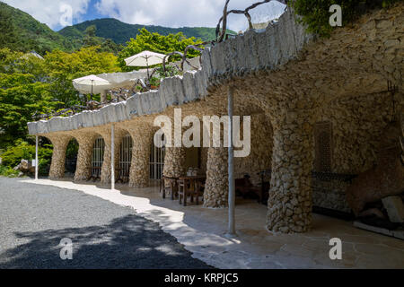 Kawaguchio - Japan, 14. Juni 2017 : Äußeres der Kubota Itchiku Art Museum in den fünf See inspiriert von Gaudi Stockfoto