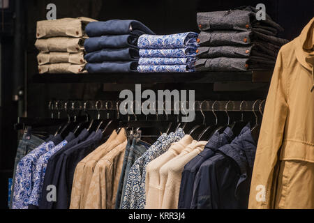 Männer Casual Clothing Store in London Stockfoto