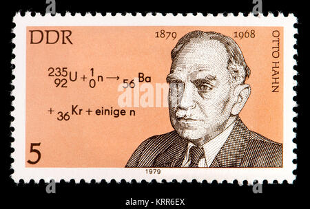 Ddr (DDR) Briefmarke (1979): Otto Hahn (1879-1968), deutscher Chemiker und Pionier auf dem Gebiet der Radioaktivität und Radiochemie...... Stockfoto