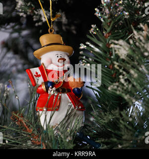 EAST GRINSTEAD, WEST SUSSEX/UK - Dezember 19: Royal Canadian Mounted Polizist Weihnachten Dekoration in East Grinstead West Sussex am 19. Dezember 2017 Stockfoto