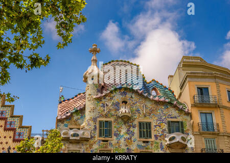 Casa Batlo Haus. Es ist ein berühmtes Gebäude im Zentrum von Barcelona, Spanien und ist eins von Antoni Gaudis Meisterwerke in 1877 gebaut Stockfoto