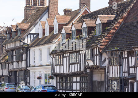 Fachwerkhäuser Tudor Gebäude in der High Street, East Grinstead, West Sussex, England, Vereinigtes Königreich Stockfoto