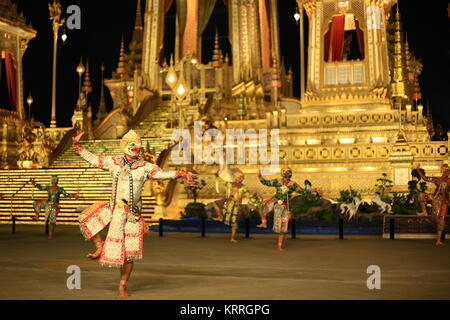 Khon Leistung hohe Kunst Tanz Show vor König Rama IX Krematorium Scheiterhaufen. Thailand, Bangkok, 18. Dezember 2017 Stockfoto