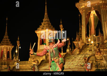 Khon Leistung hohe Kunst Tanz Show vor König Rama IX Krematorium Scheiterhaufen. Thailand, Bangkok, 18. Dezember 2017 Stockfoto