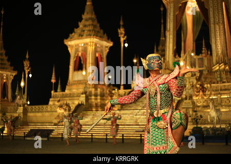 Khon Leistung hohe Kunst Tanz Show vor König Rama IX Krematorium Scheiterhaufen. Thailand, Bangkok, 18. Dezember 2017 Stockfoto