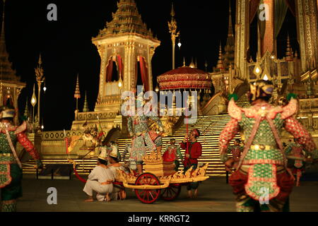 Khon Leistung hohe Kunst Tanz Show vor König Rama IX Krematorium Scheiterhaufen. Thailand, Bangkok, 18. Dezember 2017. Stockfoto