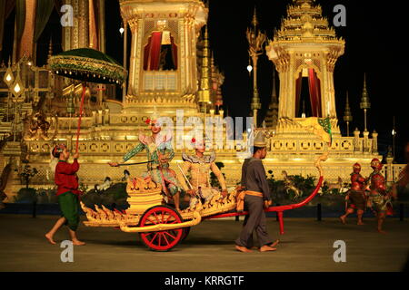 Khon Leistung hohe Kunst Tanz Show vor König Rama IX Krematorium Scheiterhaufen. Thailand, Bangkok, 18. Dezember 2017. Stockfoto