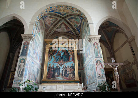 Romanisch und Italienisch gotischen Chiesa di Sant'Agostino (Kirche des Hl. Augustinus) im historischen Zentrum von San Gimignano aufgeführt von der UNESCO zum Weltkulturerbe in Stockfoto