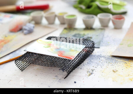 Labor Keramik, Malerei an Bord ceramicznej. malowanie Fliesen. Stockfoto