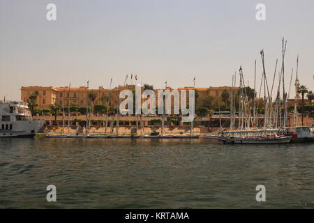 LUXOR, ÄGYPTEN - März 29,2017: Sofitel Winter Palace, einem 5-Sterne Hotel von britischen Entdecker auf dem Nil gebaut, die von der antiken Tempel umgeben. Agath Stockfoto