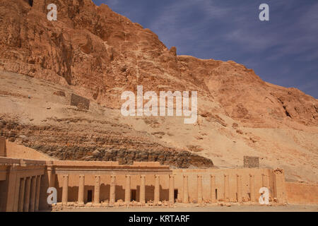 Ram-Statuen der Karnak Tempel, Luxor, Ägypten. UNESCO-Weltkulturerbe. Stockfoto