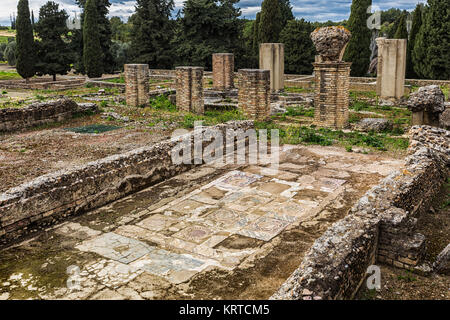 Italica (nördlich des heutigen Santiponce, 9 km NW von Sevilla, Spanien) ist eine wunderbare und gut erhaltene römische Stadt und der Geburtsort des römischen Kaisers Stockfoto