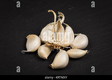 Organisches ganzes Knoblauch Stockfoto