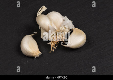 Organisches ganzes Knoblauch Stockfoto