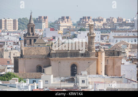 Kirche der Verkündigung, der Giralda und Sevilla Kathedrale im Hintergrund, Sevilla, Spanien Stockfoto