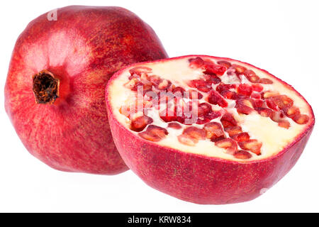 Frucht der rote Granatapfel auf weißem Hintergrund, aus der Nähe. Stockfoto