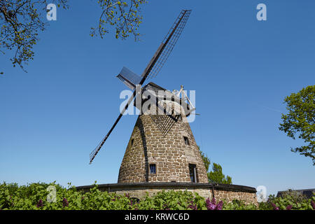 Die Windmühle Hartum (Hille, Deutschland) ist eine holländische Windmühle und ist Bestandteil der Westfalen Mill Street (Westfaelische Muehlenstrasse). Stockfoto