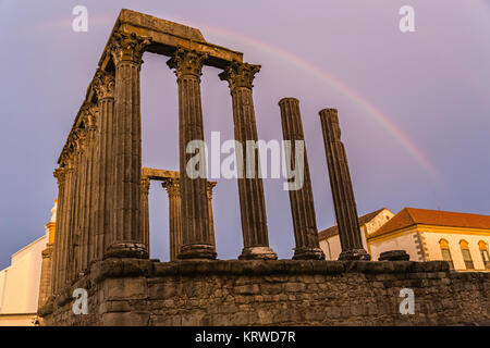 Der römische Tempel von Evora, auch bezeichnet als Der Templo de Diana (wenn auch zu Unrecht, nach Diana, die alte römische Göttin des Mondes, der Jagd, und Stockfoto