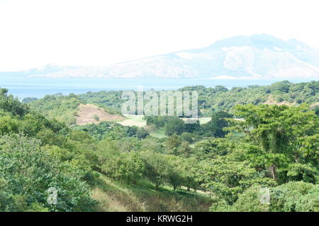 Erstaunlich Hintergrund der Blick auf die Berge und den Wald Stockfoto