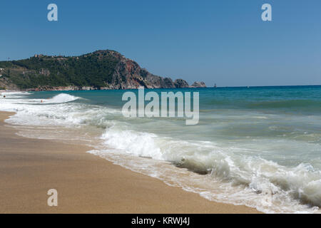 Alanya - Strand Kleopatra.  Alanya ist einer der beliebtesten Badeorte in der Türkei Stockfoto