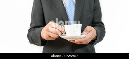 Mann als Beamter, Vertreter, Anwalt oder Verkäufer mit Kaffeetasse in der Hand Stockfoto