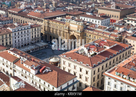 Über Aussicht auf die Piazza della Repubblica in Florenz Stockfoto