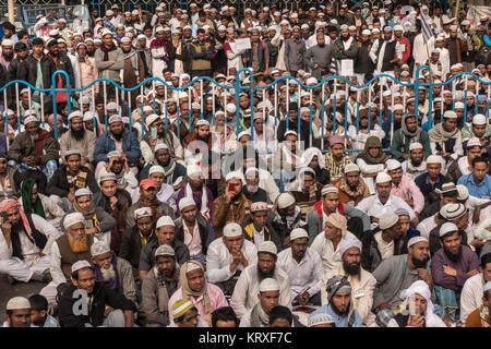 Kolkata. 21 Dez, 2017. Indische Muslime beteiligen sie sich an einem Protest gegen die Entscheidung der US-Präsident Donald Trump Jerusalem als Hauptstadt von Israel in Kolkata, Indien am Dez. 21, 2017 zu erkennen. Credit: tumpa Mondal/Xinhua/Alamy leben Nachrichten Stockfoto