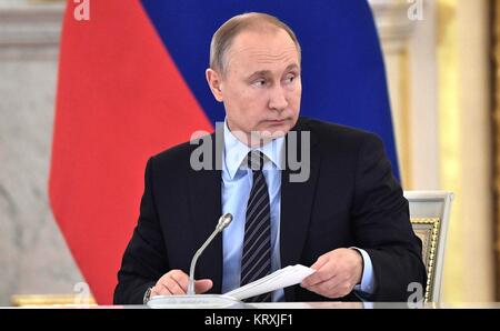 Moskau, Russland. 21 Dez, 2017. Der russische Präsident Wladimir Putin auf einer Sitzung des Rates für Kultur und Kunst an der Kreml Dezember 21, 2017 in Moskau, Russland. Credit: Planetpix/Alamy leben Nachrichten Stockfoto