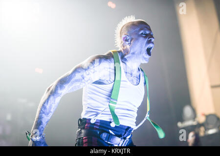 London, Großbritannien. 21 Dez, 2017. Keith Flint von The Prodigy live auf der Bühne der O2 Academy Brixton, London. Foto Datum: Donnerstag, 21. Dezember 2017. Credit: Roger Garfield/Alamy leben Nachrichten Stockfoto