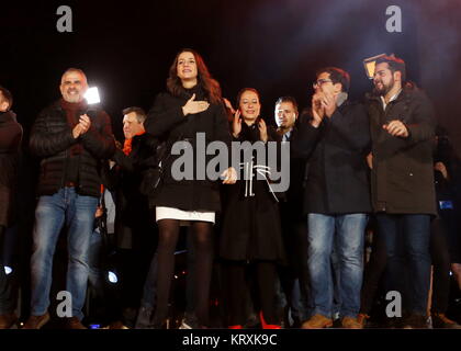 Barcelona, Spanien. 21 Dez, 2017. Ines Arrimadas und Albert Rivera während der Feier des Sieges bei den Wahlen von Katalonien, am 21. Dezember 2017. Credit: Gtres Información más Comuniación auf Linie, S.L./Alamy leben Nachrichten Stockfoto