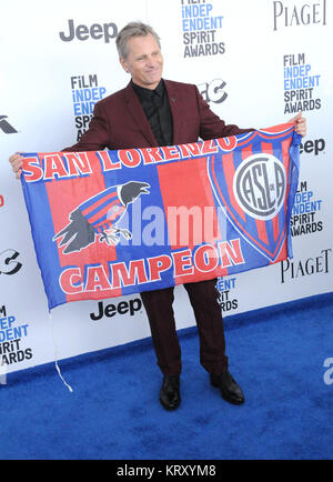 SANTA MONICA, CA - 25. Februar: Schauspieler Viggo Mortensen besucht 2017 Film Independent Spirit Awards am 25. Februar in Santa Monica, Kalifornien 2017. Foto von Barry King/Alamy Stock Foto Stockfoto