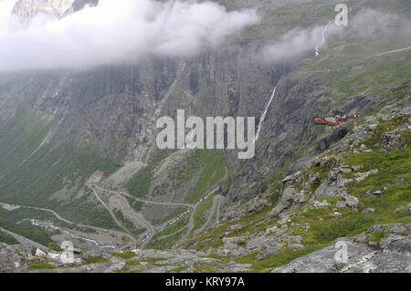 Blick auf die trollstigen eine der berühmtesten Straßen der Welt 11km Stockfoto