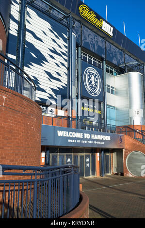 dh Fußballstadien vor dem Eingang ZUM HAMPDEN PARK STADIUM GLASGOW SCOTLAND An Scottish International Stockfoto